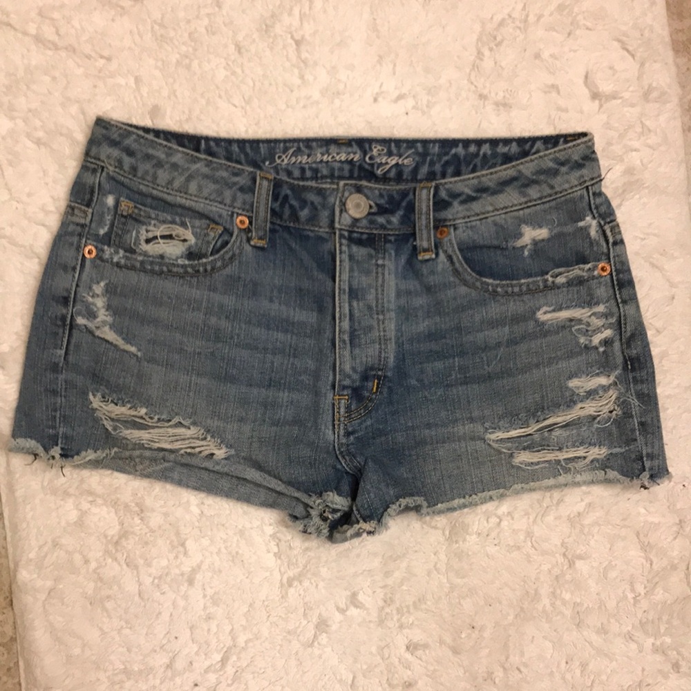 American Eagle! Distressed Medium Demim Cut Off Jean Shorts